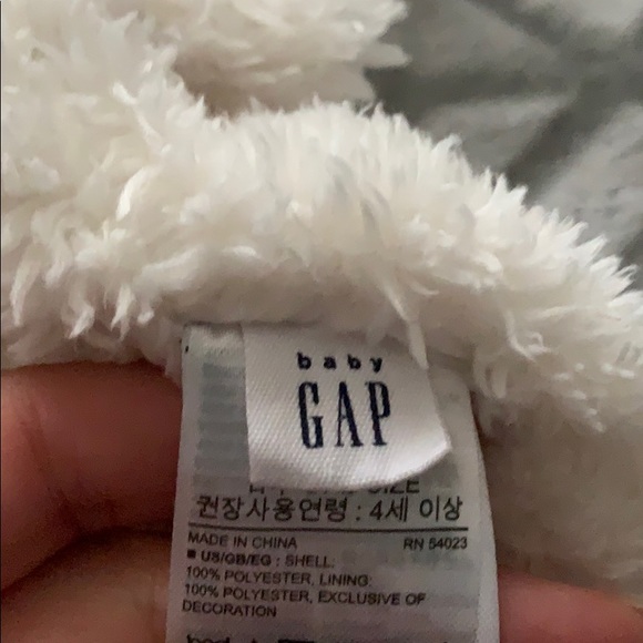 Girl’s scrave and cap - Picture 7 of 8